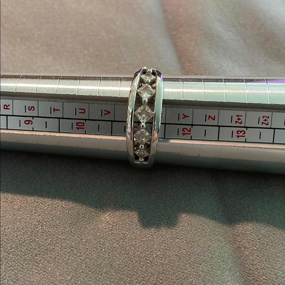Elegant Silver Women's Ring